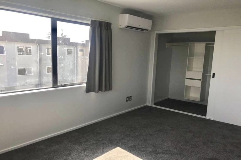 Photo of property in 30 Meritage Lane, Te Atatu South, Auckland, 0610