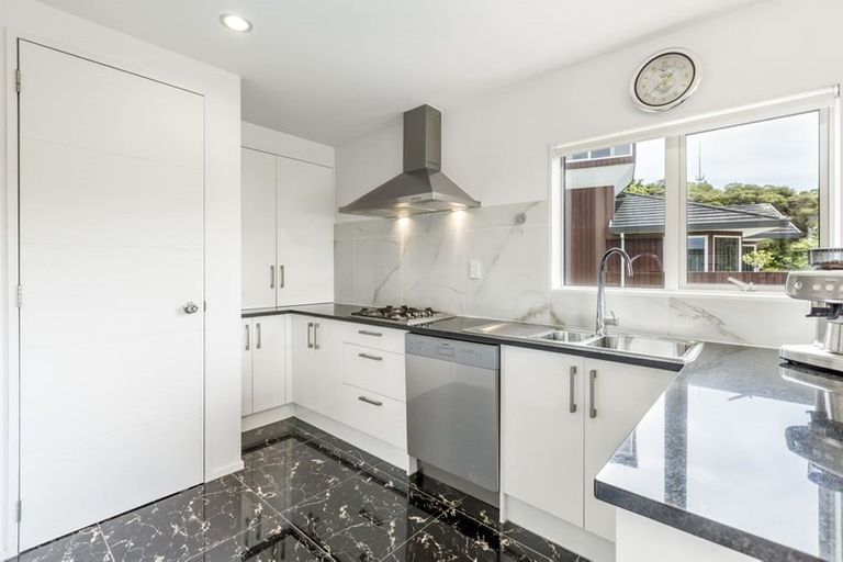 Photo of property in 58 Fitzwilliam Drive, Torbay, Auckland, 0630