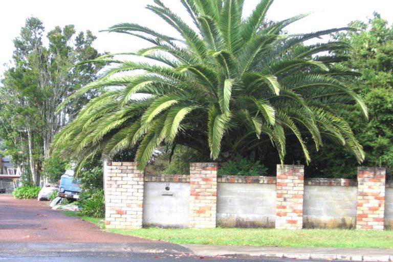 Photo of property in 22 Meadow Crescent, Te Atatu South, Auckland, 0602