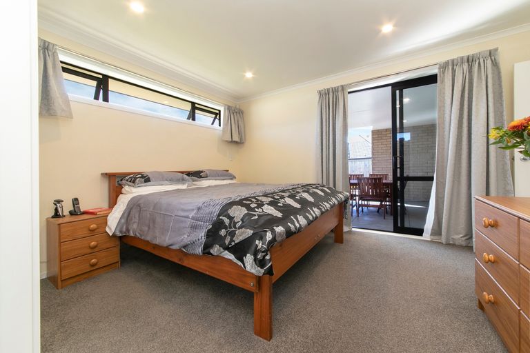 Photo of property in 8 Remana Crescent, Huapai, Kumeu, 0810