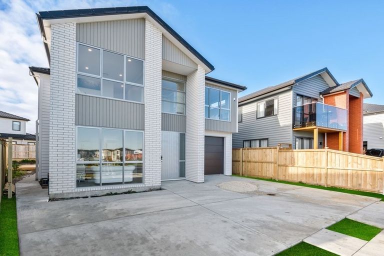 Photo of property in 60 Hikuawa Road, Flat Bush, Auckland, 2019