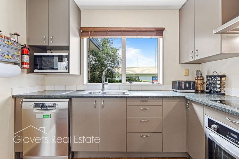 Photo of property in 2b Matama Road, Glen Eden, Auckland, 0602