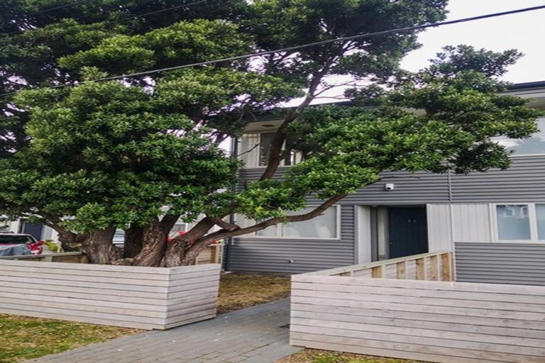 Photo of property in 11/2u Stone Street, Miramar, Wellington, 6022