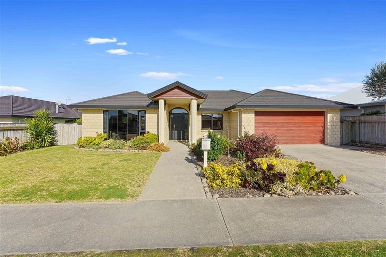 Photo of property in 82 The Drive, Paraparaumu Beach, Paraparaumu, 5032