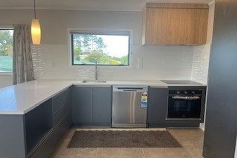 Photo of property in 40c/1 West Coast Road, Glen Eden, Auckland, 0602