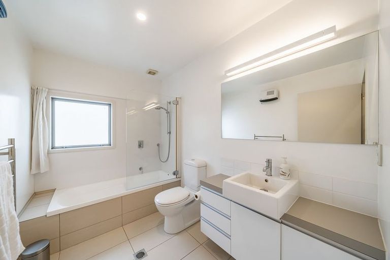 Photo of property in 60 Saddleback Grove, Karori, Wellington, 6012