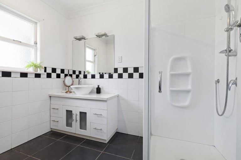 Photo of property in 41 Kitchener Road, Waiuku, 2123