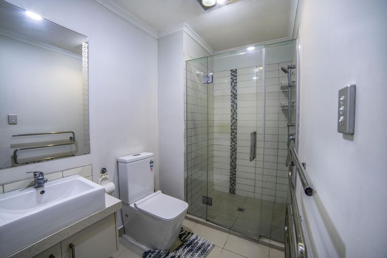 Photo of property in 16 Reins Road, Takanini, 2112