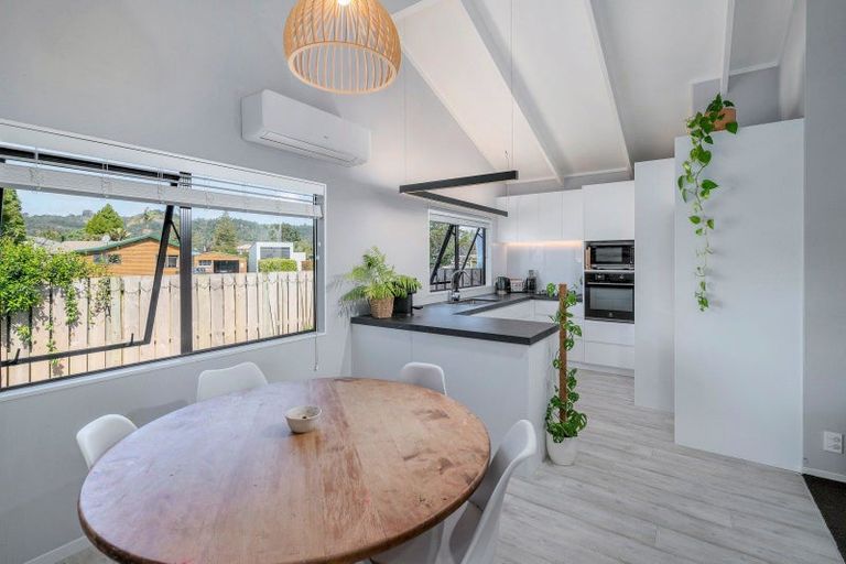 Photo of property in 8 Laura Place, Whitianga, 3510