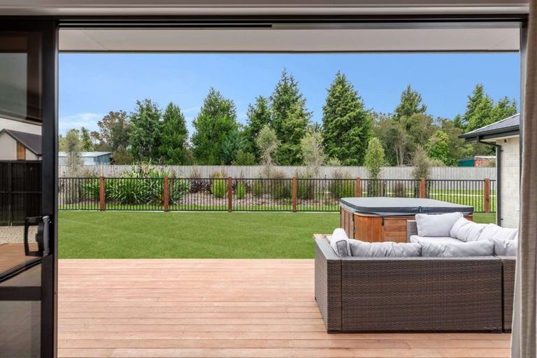 Photo of property in 2 Hunter Lane, Amberley, 7410