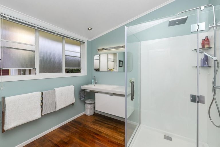 Photo of property in 2 Merchant Avenue, Te Atatu South, Auckland, 0610