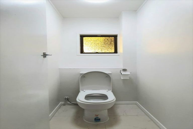 Photo of property in 19 Glen Norman Avenue, Henderson, Auckland, 0610