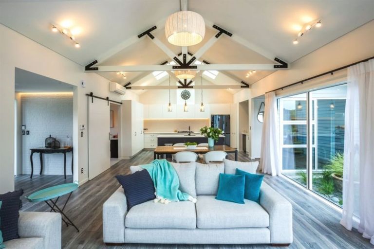 Photo of property in 195 Navigation Drive, Whitby, Porirua, 5024