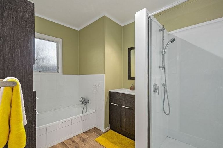 Photo of property in 3 Seabar Place, Glen Eden, Auckland, 0602