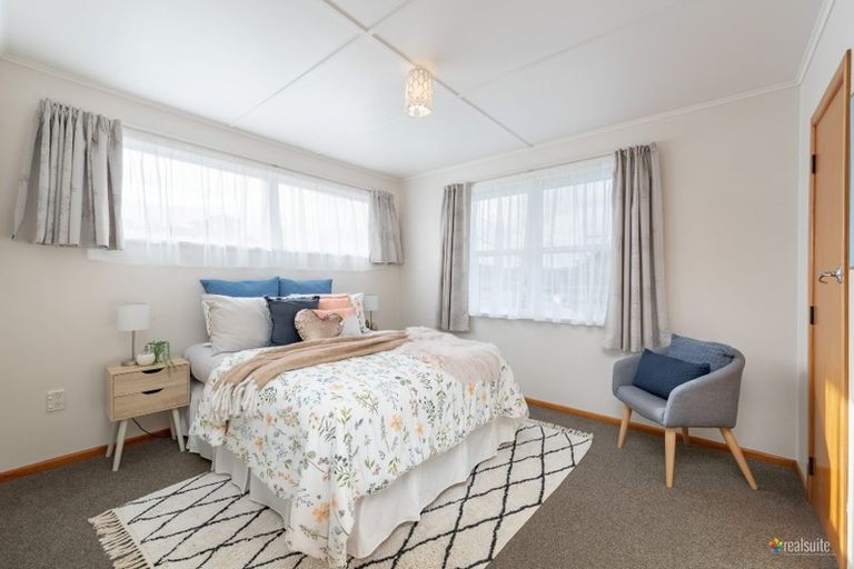 Photo of property in 18 Mark Avenue, Paparangi, Wellington, 6037