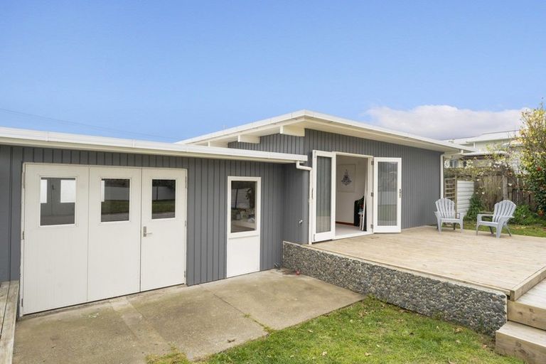 Photo of property in 34 Gray Avenue, Paraparaumu Beach, Paraparaumu, 5032