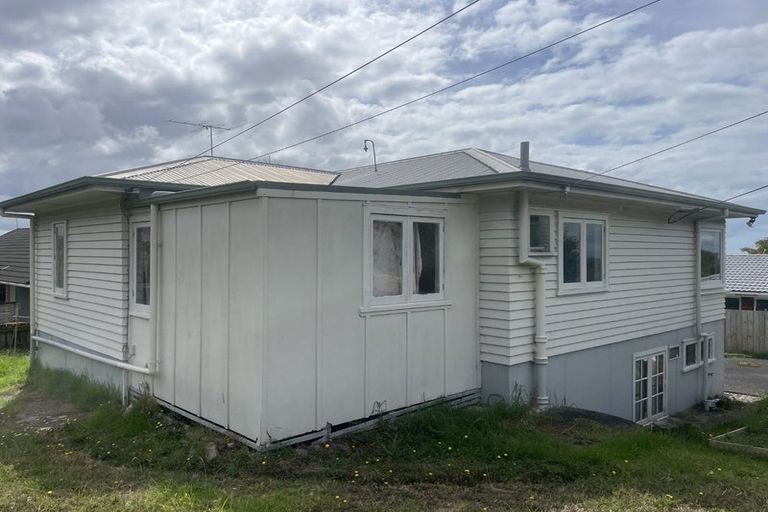 Photo of property in 65 Ocean View Road, Hillcrest, Auckland, 0627