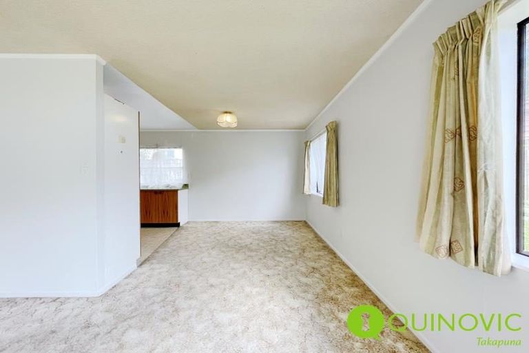 Photo of property in 2/17 Queen Mary Avenue, New Lynn, Auckland, 0600