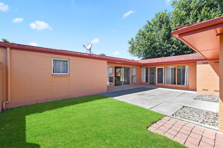 Photo of property in 16 Beverley Crescent, Hillcrest, Hamilton, 3216