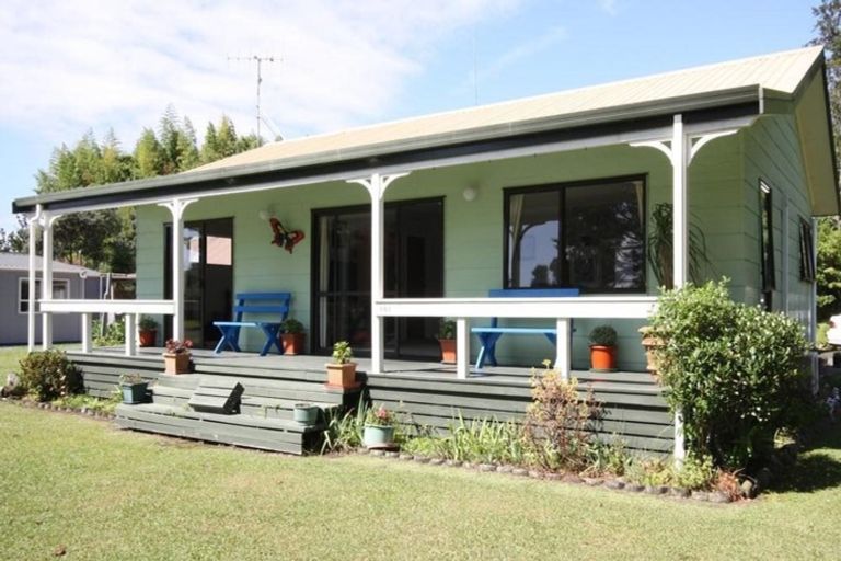 Photo of property in 101 Avalon Place, Whangamata, 3620