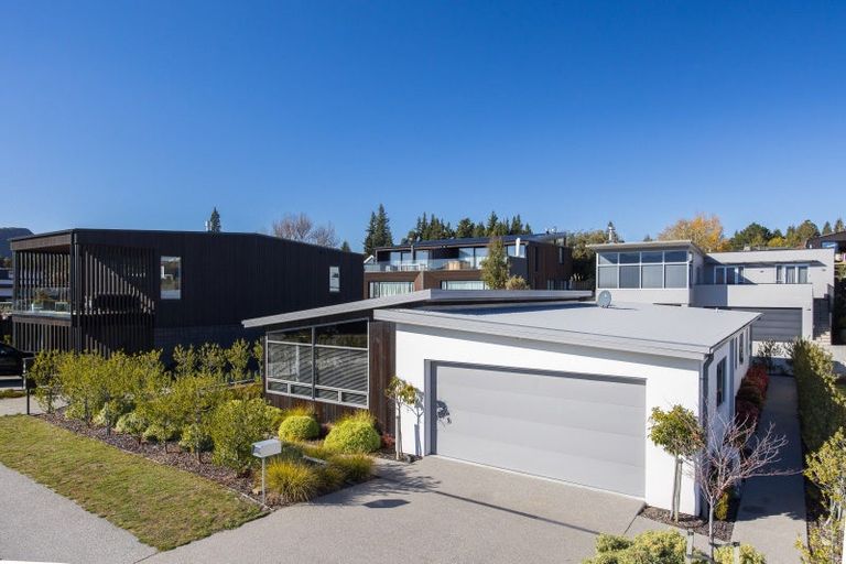 Photo of property in 126 Warren Street, Wanaka, 9305