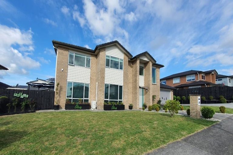 Photo of property in 4 Kirikiri Drive, Papakura, 2110