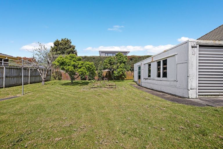 Photo of property in 22a Shakespeare Road, Milford, Auckland, 0620