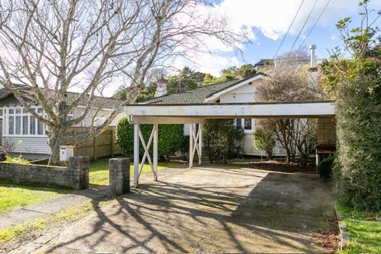 Photo of property in 5 Burrows Avenue, Karori, Wellington, 6012