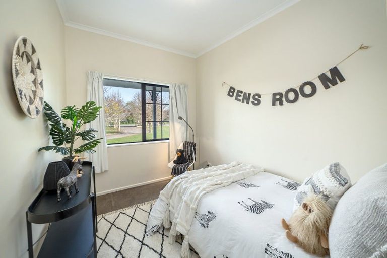 Photo of property in 15 Campbell Drive, Martinborough, 5711