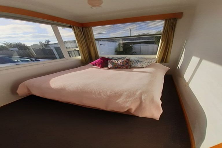 Photo of property in 23 Prestons Road, Redwood, Christchurch, 8051