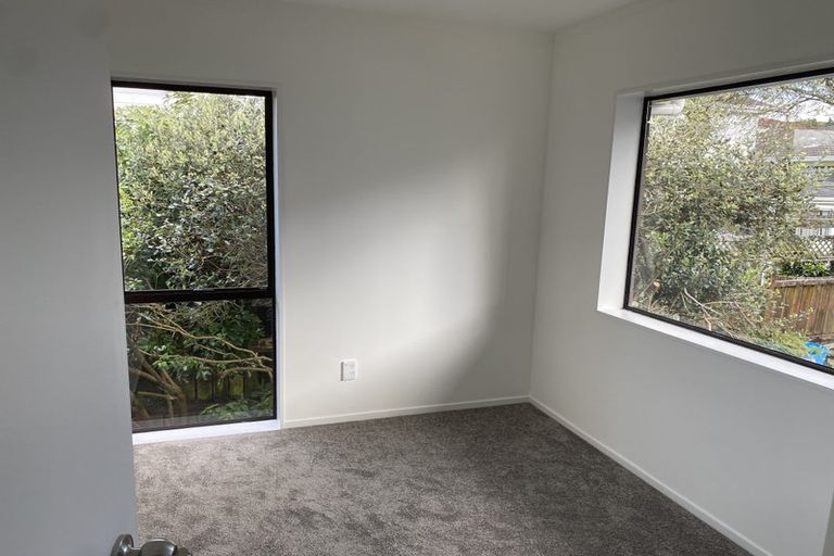Photo of property in 33a Sunderlands Road, Half Moon Bay, Auckland, 2012