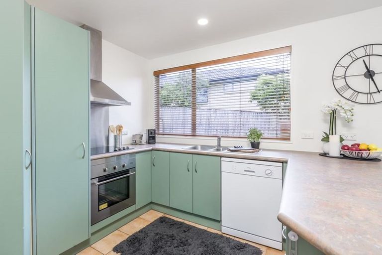 Photo of property in 18b Holiday Road, Stanmore Bay, Whangaparaoa, 0932