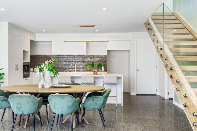 Photo of property in 15 Schnapper Rock Road, Greenhithe, Auckland, 0632