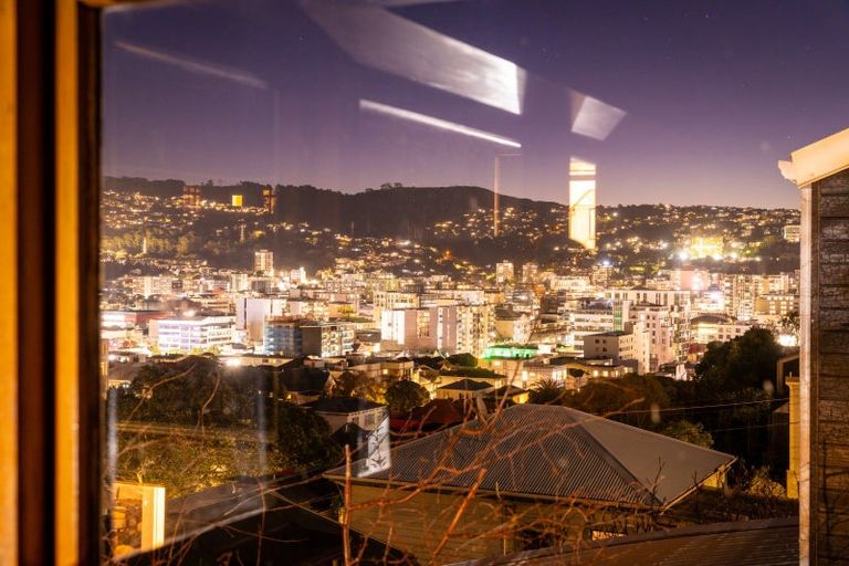 Photo of property in 16 Stafford Street, Mount Victoria, Wellington, 6011