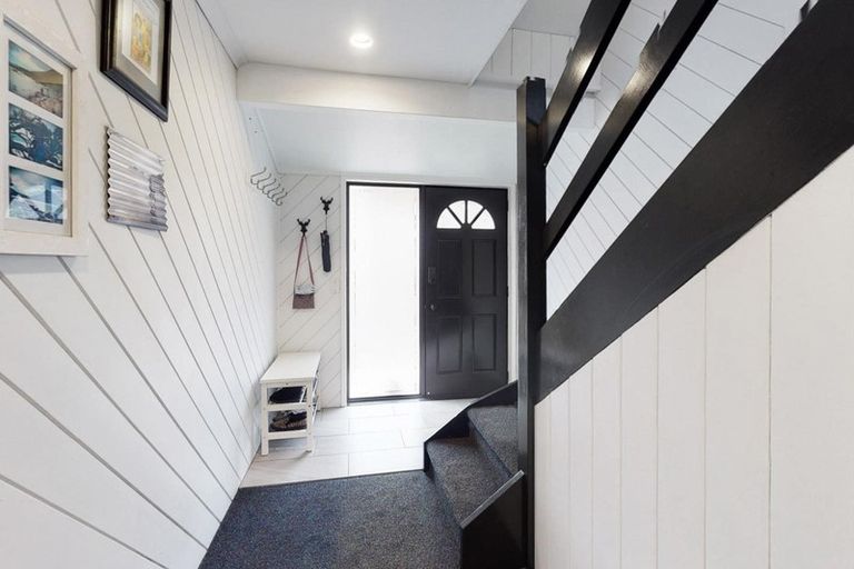 Photo of property in 117 Daffodil Street, Titirangi, Auckland, 0604