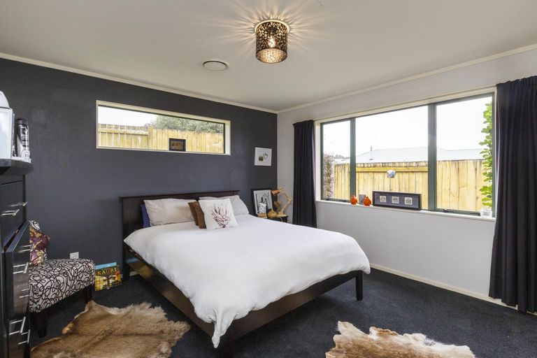 Photo of property in 3 Logan Way, Kelvin Grove, Palmerston North, 4414
