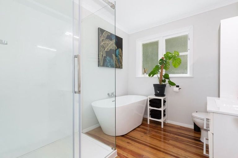Photo of property in 33 Sunny Grove, Wainuiomata, Lower Hutt, 5014