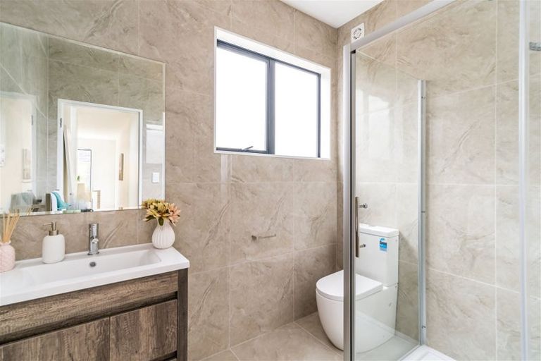 Photo of property in 718b Massey Road, Mangere, Auckland, 2022