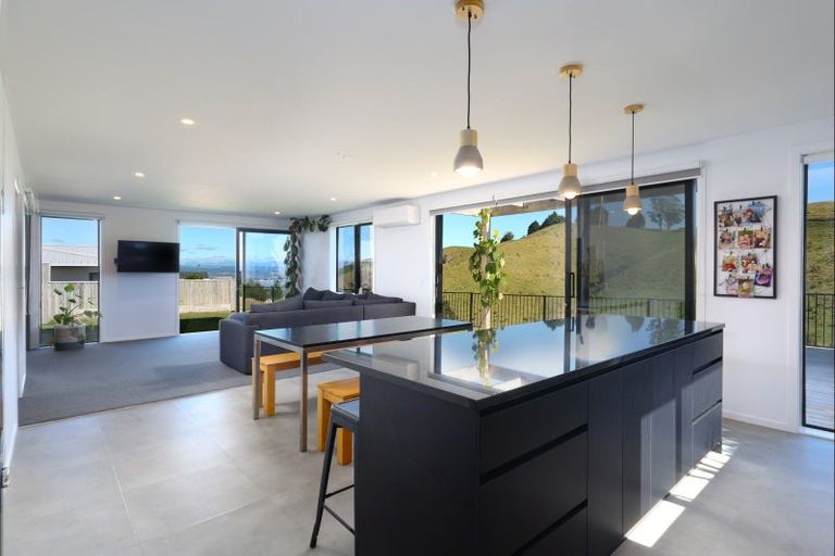 Photo of property in 32 Huntaway Close, Stoke, Nelson, 7011