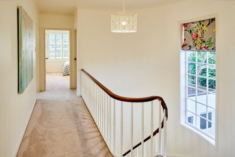 Photo of property in 25 Cheviot Road, Lowry Bay, Lower Hutt, 5013