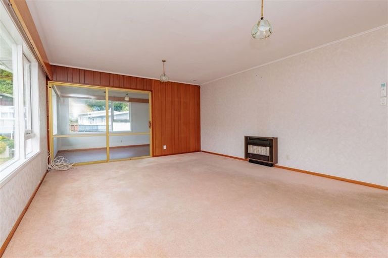 Photo of property in 15 Cortina Avenue, Johnsonville, Wellington, 6037