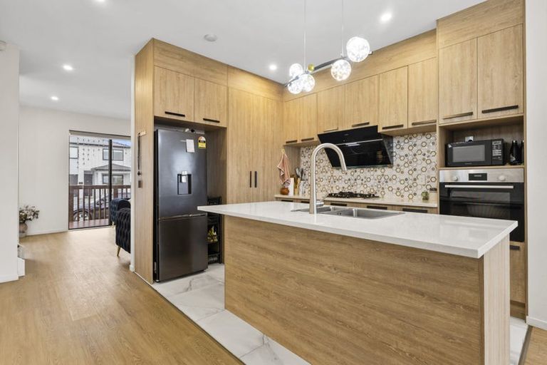 Photo of property in 25 Woven Place, Karaka, Papakura, 2113