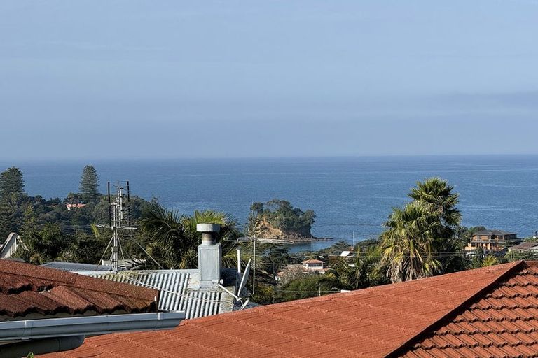 Photo of property in 1/31 Deep Creek Road, Waiake, Auckland, 0630