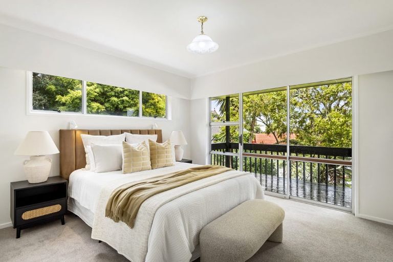 Photo of property in 4 Sispara Place, Beach Haven, Auckland, 0626