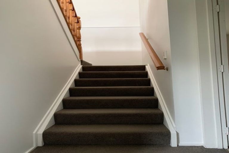 Photo of property in 5 St Thomas More Lane, Glenfield, Auckland, 0629