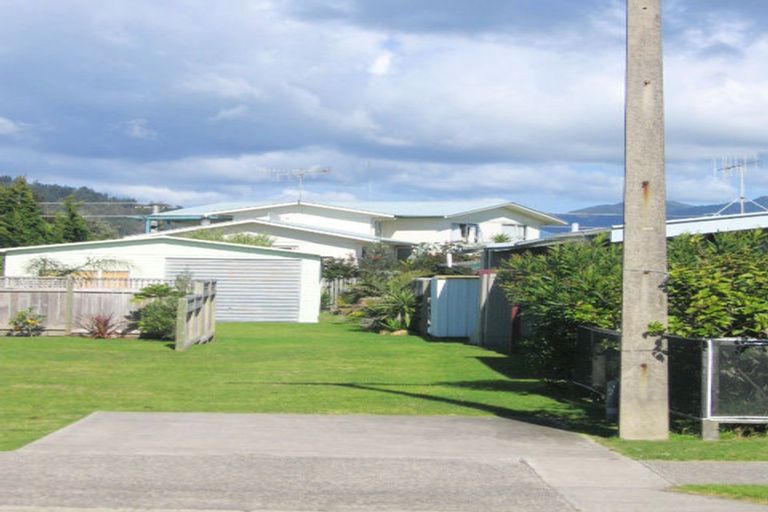 Photo of property in 607b Ocean Road, Whangamata, 3620
