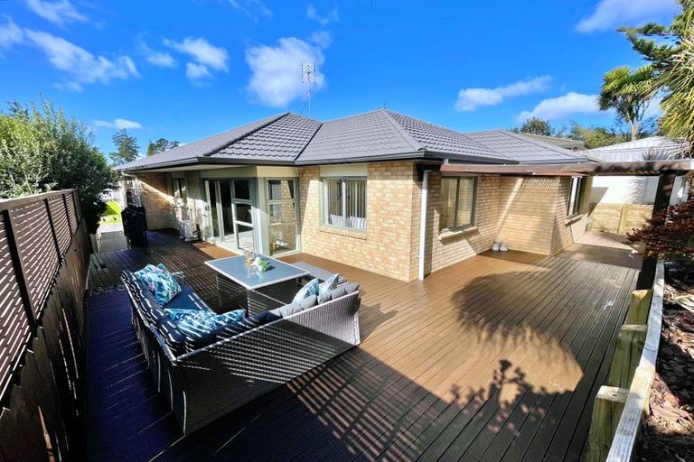 Photo of property in 15 Reidy Place, Pukekohe, 2120