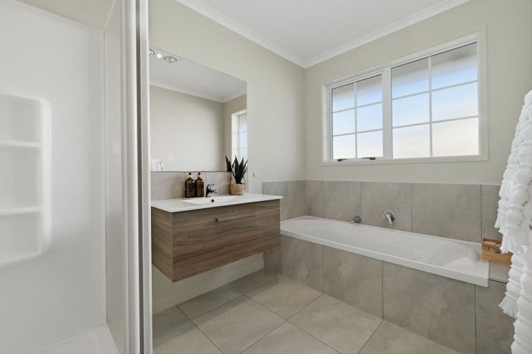 Photo of property in 60 Hastings Road, Pyes Pa, Tauranga, 3112