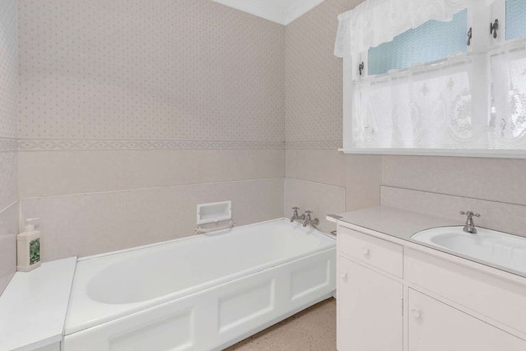 Photo of property in 1 Nansen Place, Levin, 5510