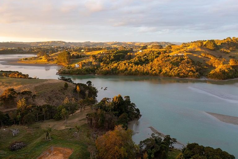 Photo of property in 26 Rangitahi Road, Raglan, 3225